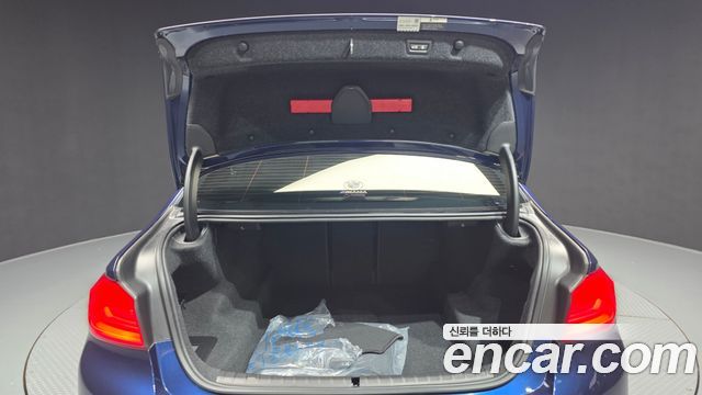 BMW 5-Series 2020 — photo 26