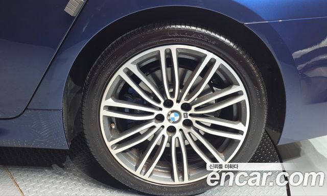 BMW 5-Series 2020 — photo 7