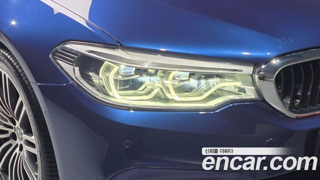 BMW 5-Series 2020 — photo 8