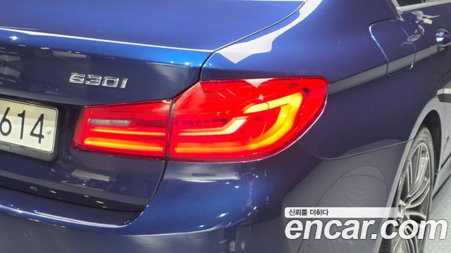 BMW 5-Series 2020 — photo 9