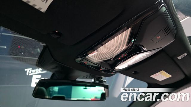 BMW 5-Series 2020 — photo 28