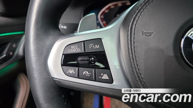 BMW 5-Series 2020 — photo 36