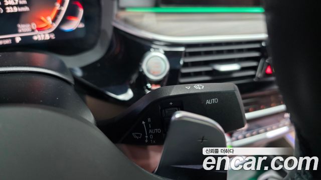 BMW 5-Series 2020 — photo 38