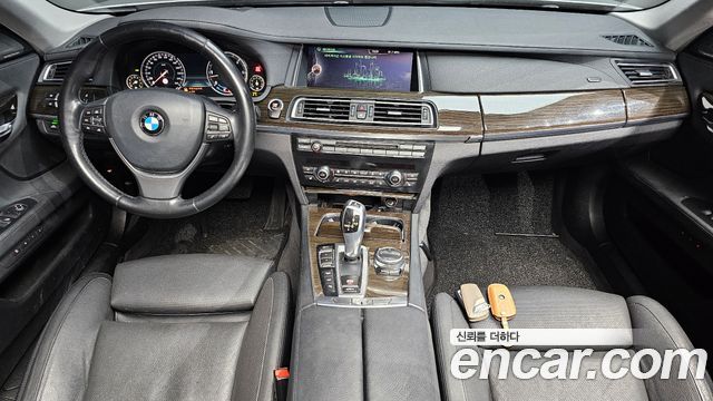 BMW 7-Series 2014 — photo 10