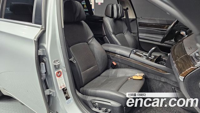 BMW 7-Series 2014 — photo 18