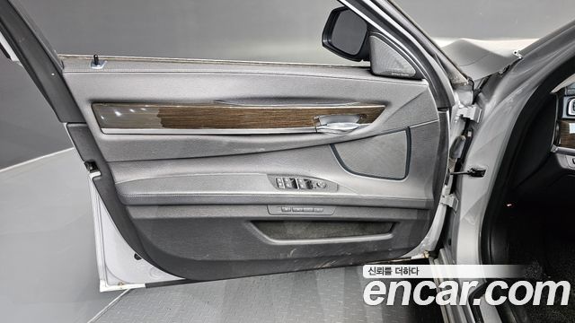 BMW 7-Series 2014 — photo 14