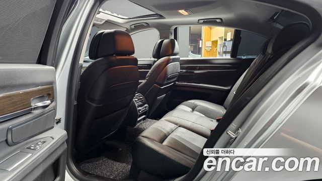 BMW 7-Series 2014 — photo 16