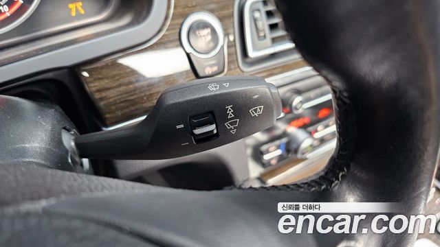 BMW 7-Series 2014 — photo 35