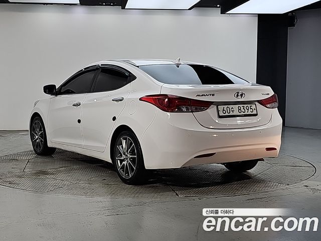 Hyundai AVANTE 2013 — photo 3