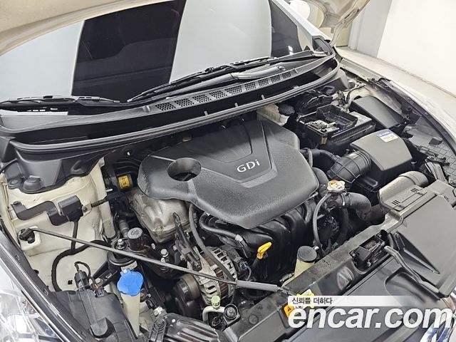 Hyundai AVANTE 2013 — photo 6