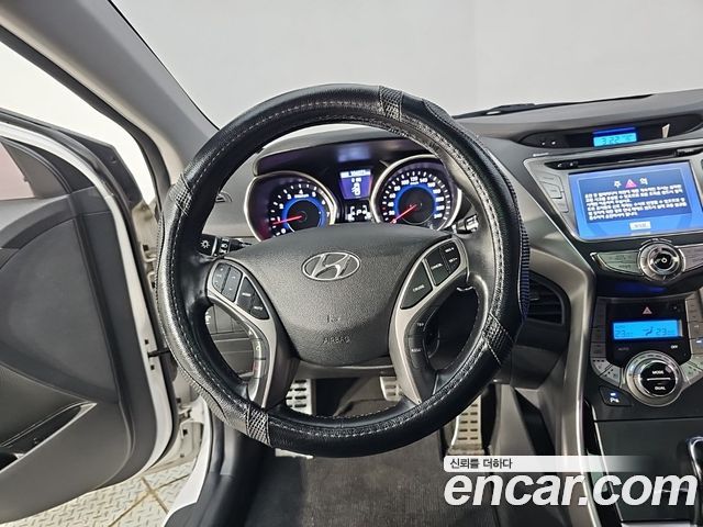 Hyundai AVANTE 2013 — photo 9