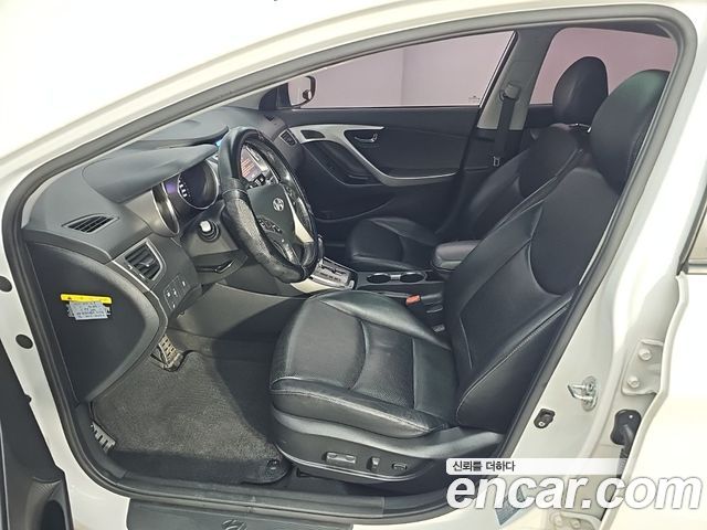 Hyundai AVANTE 2013 — photo 11