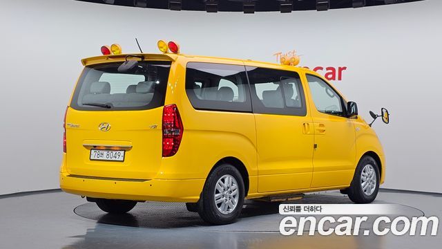 Hyundai Starex 2017 — photo 2