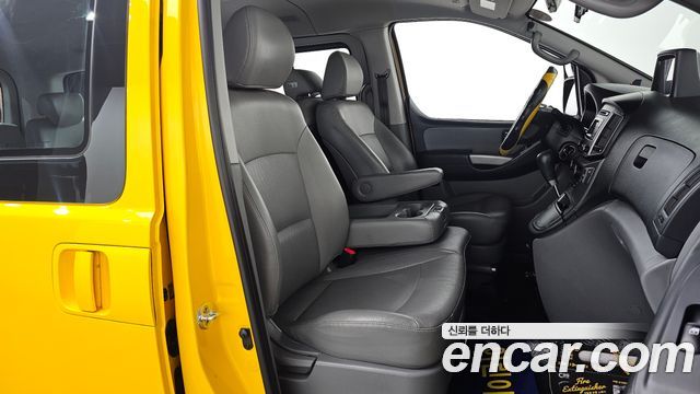 Hyundai Starex 2017 — photo 17