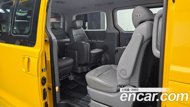 Hyundai Starex 2017 — photo 18