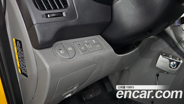 Hyundai Starex 2017 — photo 22