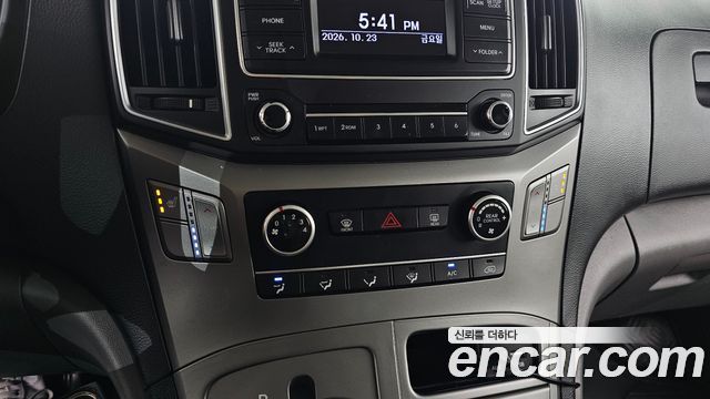 Hyundai Starex 2017 — photo 24