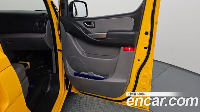 Hyundai Starex 2017 — photo 15