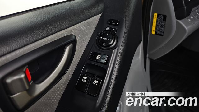 Hyundai Starex 2017 — photo 27