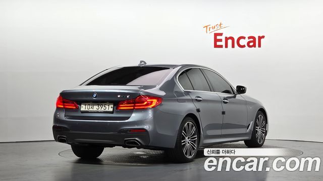 BMW 5-Series 2018 — photo 2