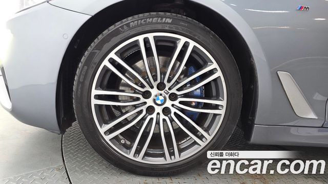 BMW 5-Series 2018 — photo 5