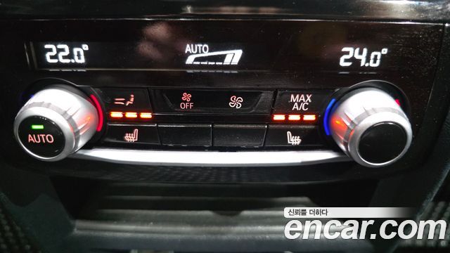 BMW 5-Series 2018 — photo 30
