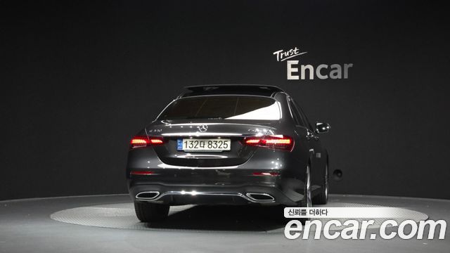 Mercedes-Benz E-Class 2021 — photo 4