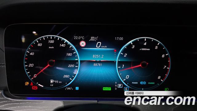 Mercedes-Benz E-Class 2021 — photo 11