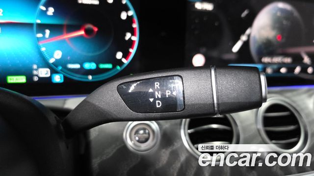 Mercedes-Benz E-Class 2021 — photo 12