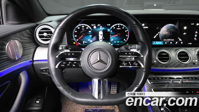 Mercedes-Benz E-Class 2021 — photo 19