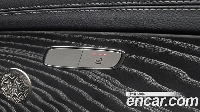 Mercedes-Benz E-Class 2021 — photo 24