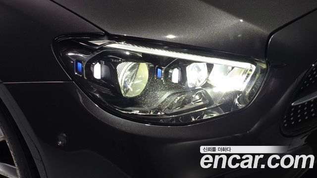 Mercedes-Benz E-Class 2021 — photo 8