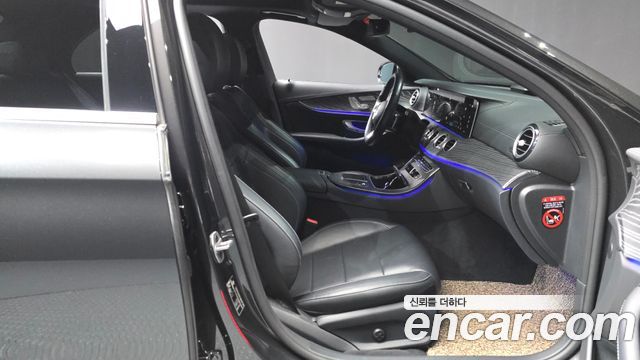 Mercedes-Benz E-Class 2021 — photo 16