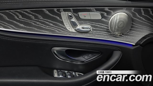 Mercedes-Benz E-Class 2021 — photo 30