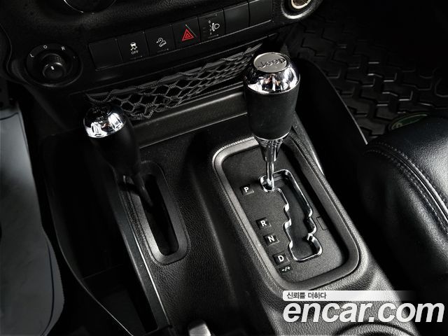 Jeep Wrangler 2012 — photo 10