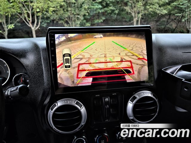 Jeep Wrangler 2012 — photo 14