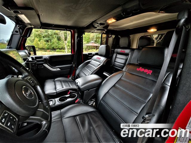 Jeep Wrangler 2012 — photo 18