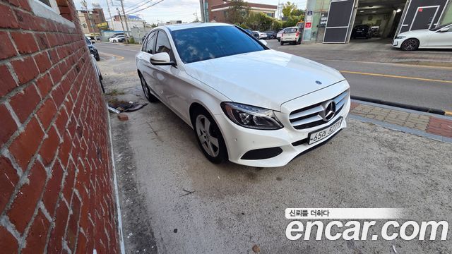 Mercedes-Benz C-Class 2018 — photo 2