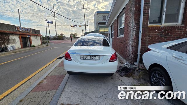 Mercedes-Benz C-Class 2018 — photo 4