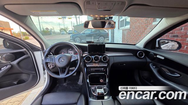 Mercedes-Benz C-Class 2018 — photo 13