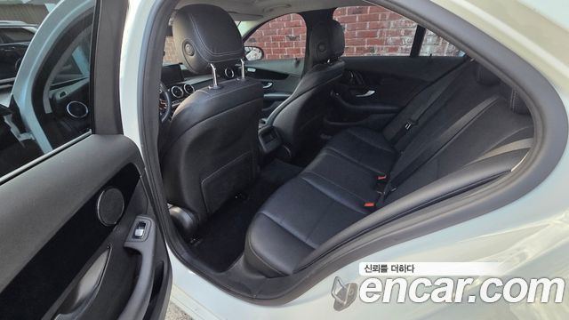 Mercedes-Benz C-Class 2018 — photo 14