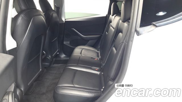 Tesla Model Y 2022 — photo 17