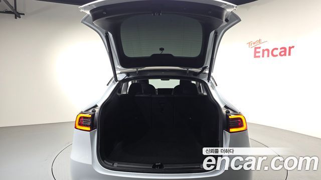 Tesla Model Y 2022 — photo 24