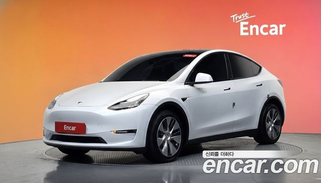 Tesla Model Y 2022 — photo 1