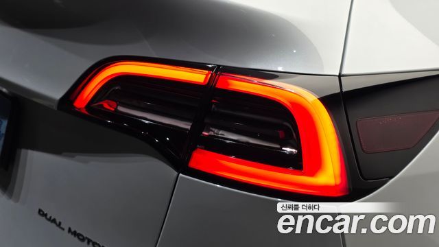 Tesla Model Y 2022 — photo 9