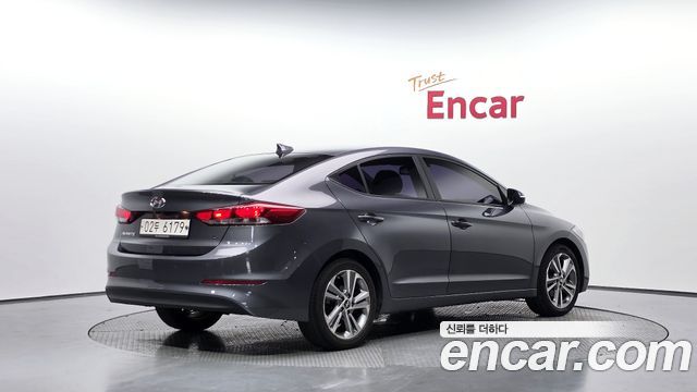 Hyundai AVANTE 2018 — photo 2