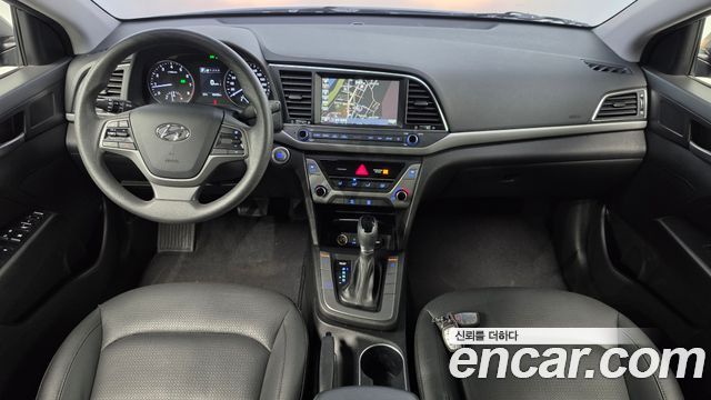 Hyundai AVANTE 2018 — photo 10