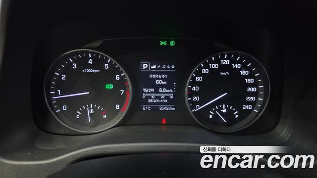 Hyundai AVANTE 2018 — photo 11