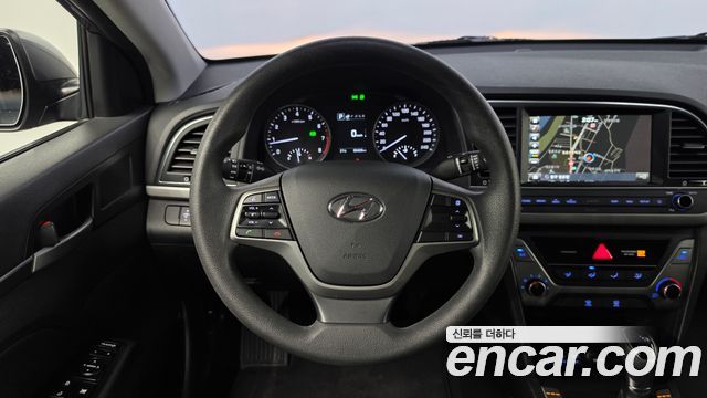 Hyundai AVANTE 2018 — photo 19