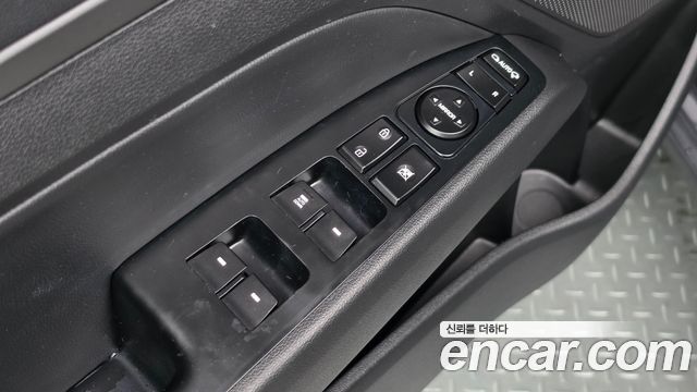 Hyundai AVANTE 2018 — photo 25